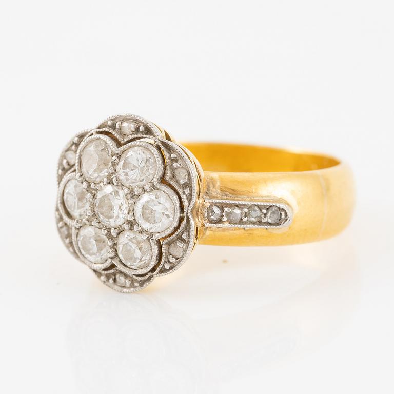 Ring guld och platina med gammalslipade och rosenslipade diamanter.