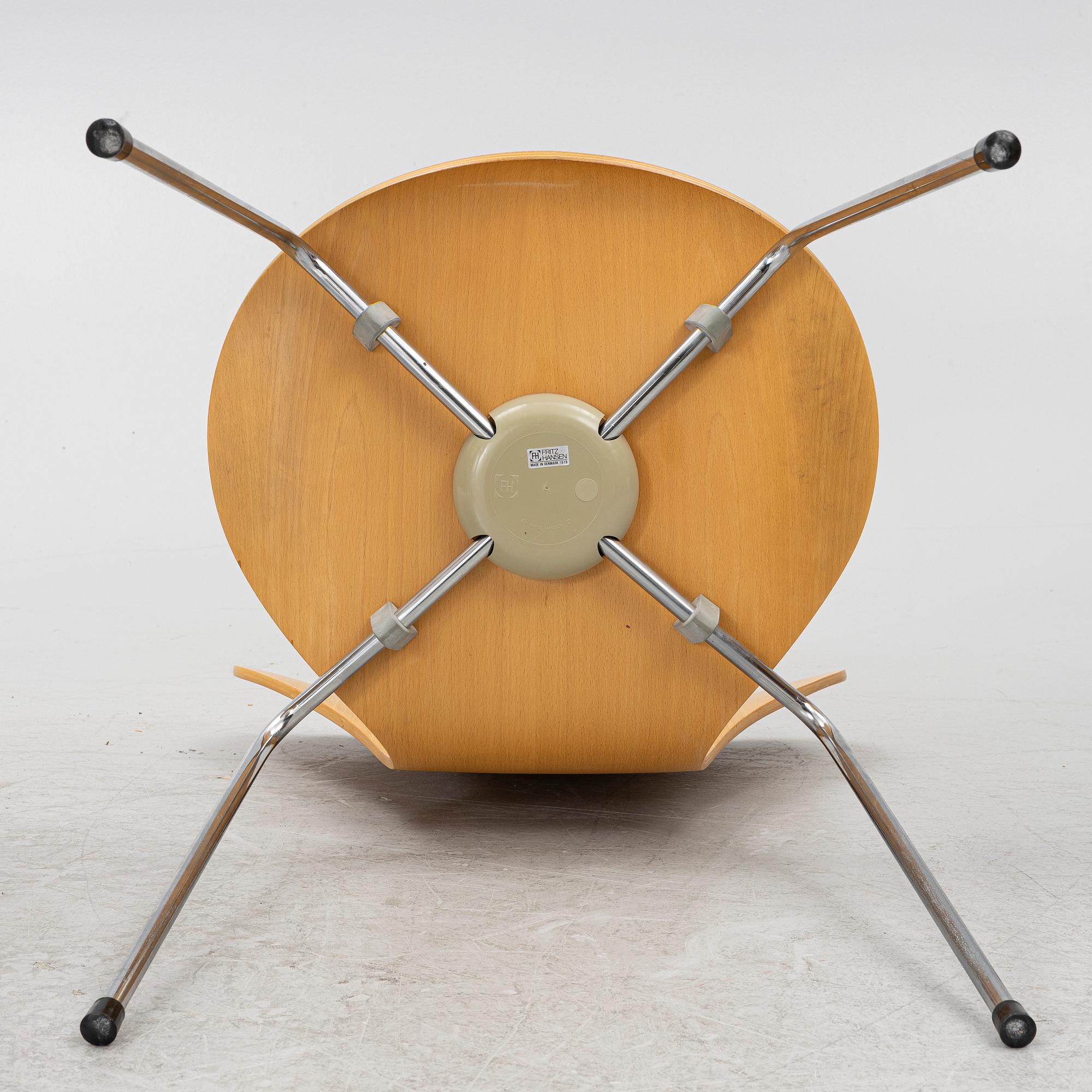 Arne Jacobsen, stolar, 4 st, "Sjuan", Fritz Hansen, Danmark, 1979.