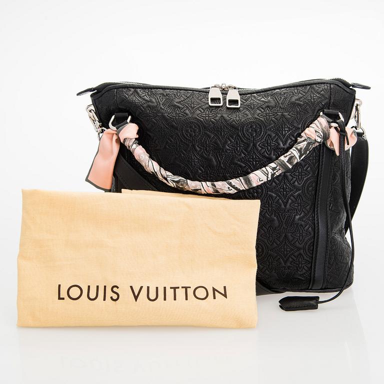 Louis Vuitton, "Antheia Ixia MM", väska.
