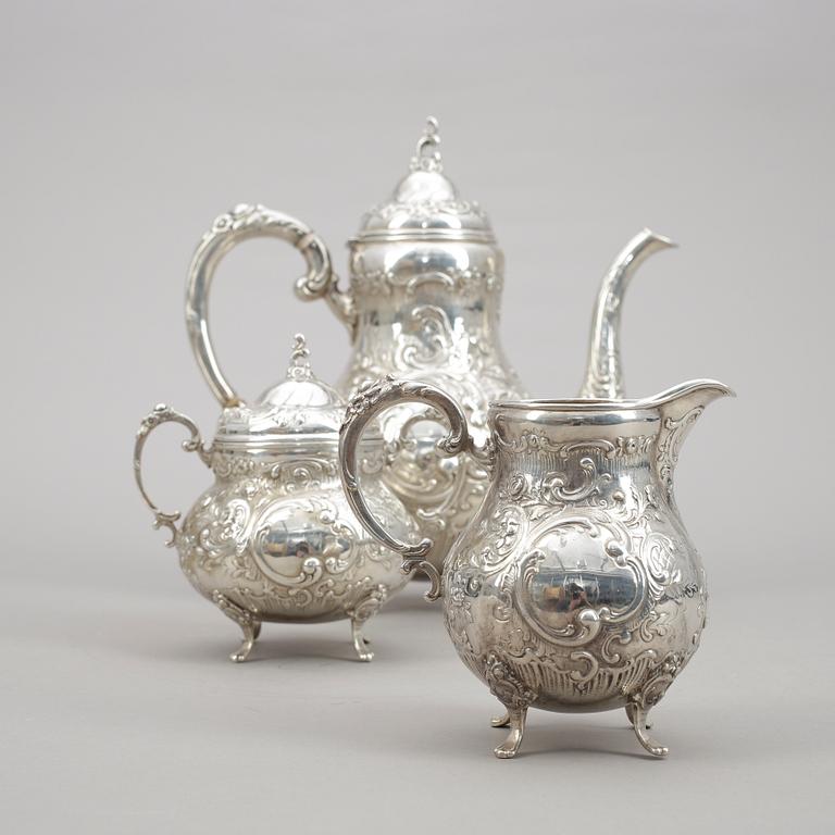 KAFFESERVIS, 3 delar, silver, rokokostil, Tyskland, 1900-tal. Vikt ca 1124 gram.