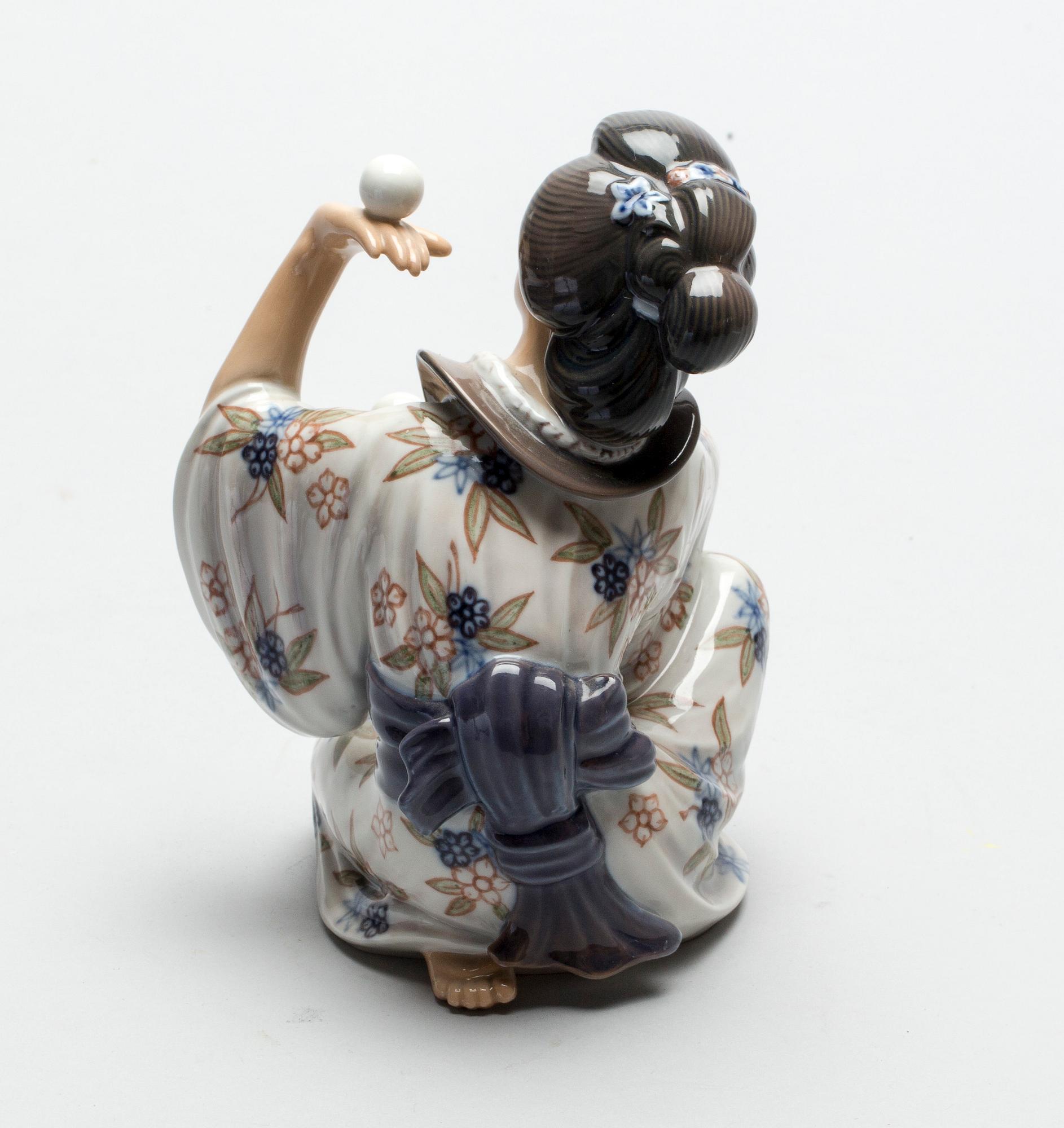 FIGURIN, porslin, Dahl Jensen, Danmark, 1900-tal.