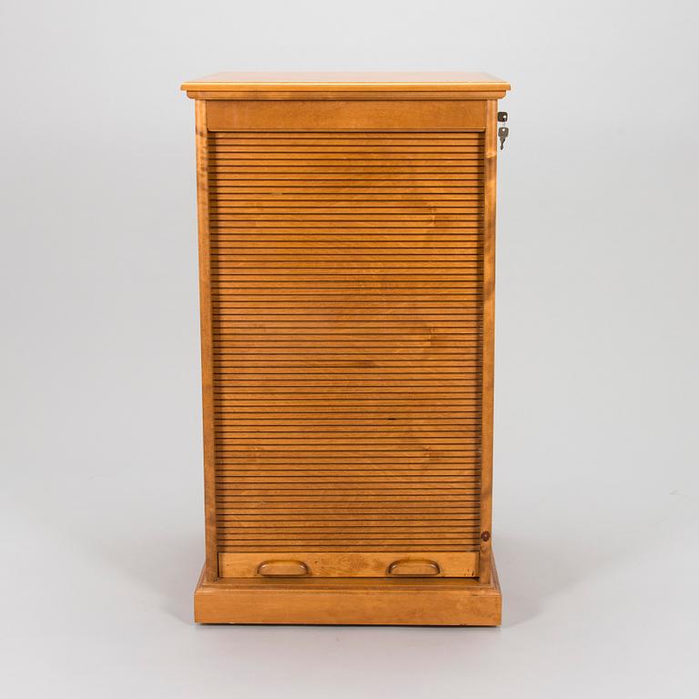 A 21st century jalousie cabinet by Boknäs.