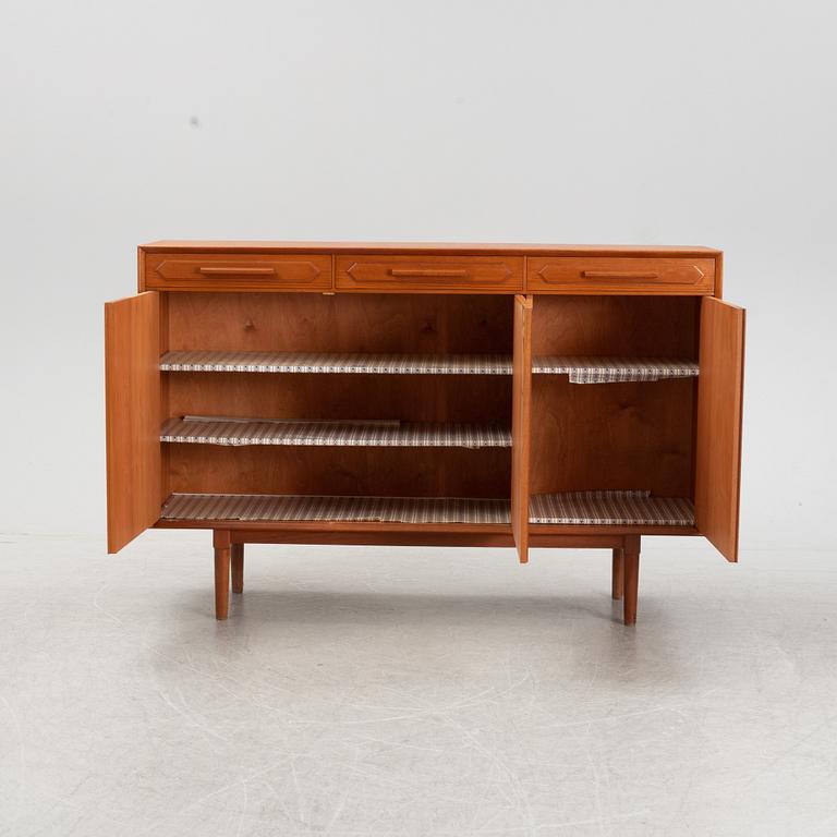 A teak veneered sideboard, 1950's/1960's.