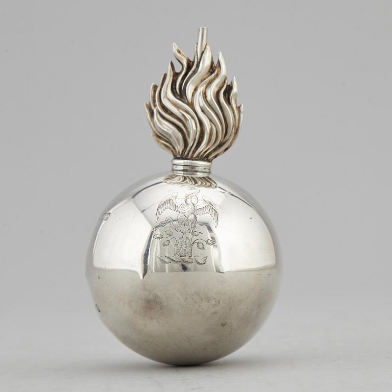 Sugar caster, silver,  Goldsmiths & Silversmiths Co, London 1904-1905.