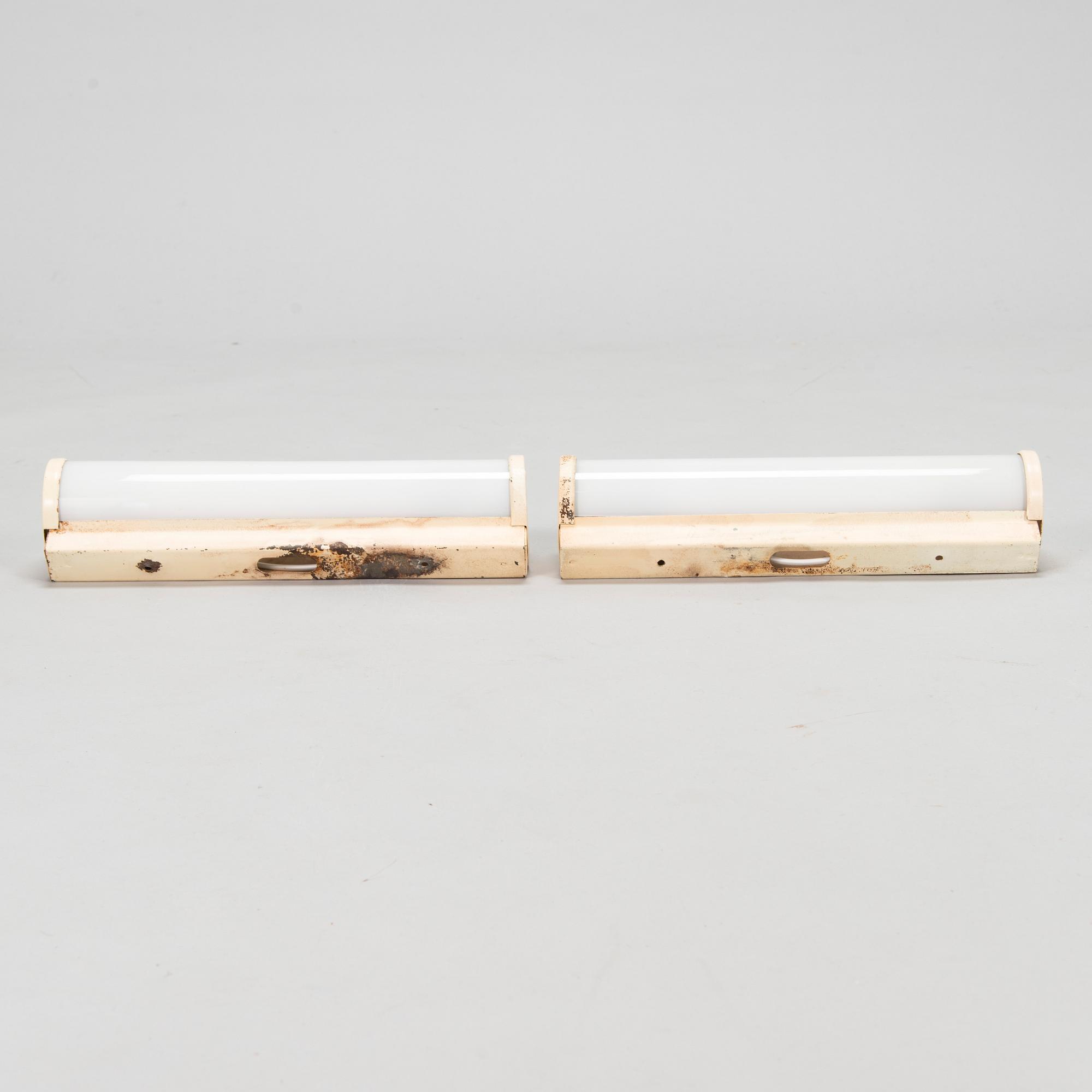 Paavo Tynell, a pair of 1930's '7134' wall lights for Taito.