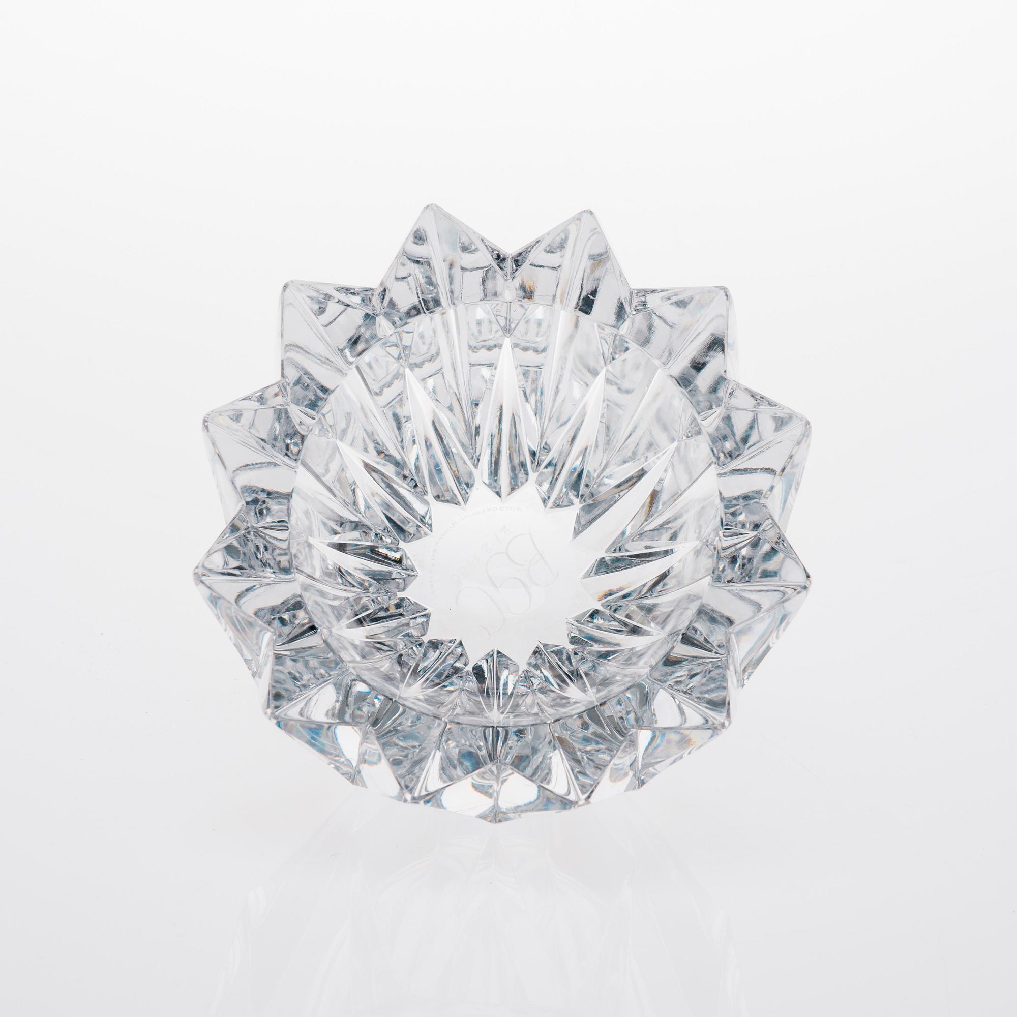 VAS, glas, "Näckros", signerad Aimo Okkolin, Riihimäen Lasi Oy. Formgiven 1960.