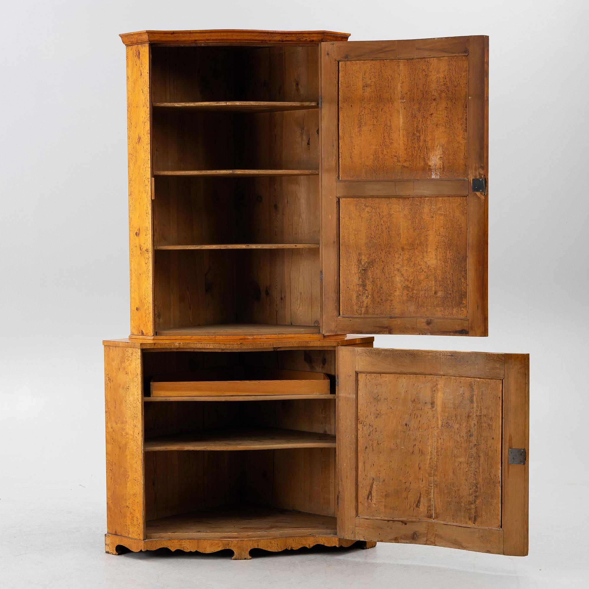 Hörnskåp, 1800-tal.