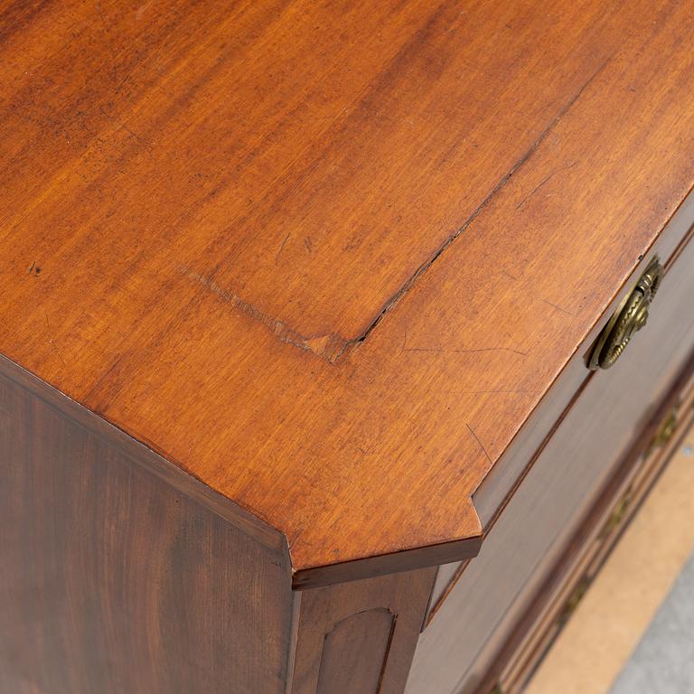 A late Gustavian chiffonier, circa 1800.