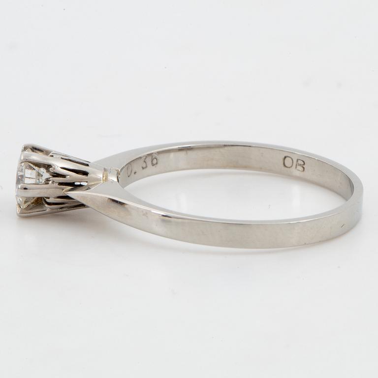 0,36 ct brilliant-cut diamond ring.