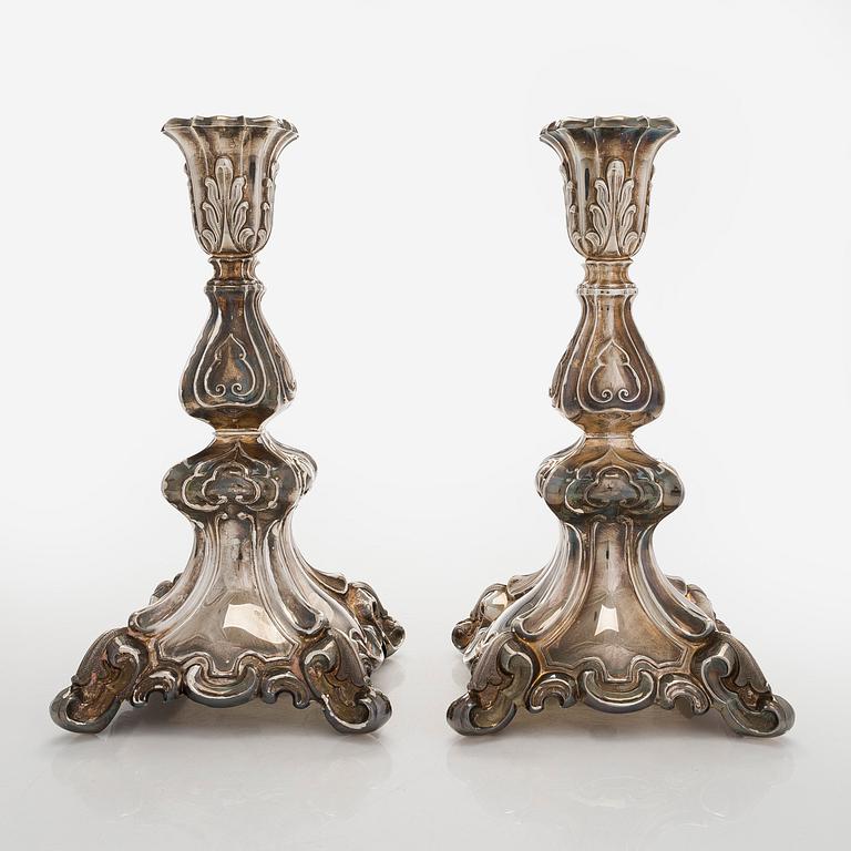 A pair of silver candlesticks, Auran Kultaseppä Oy, Turku, 1976.
