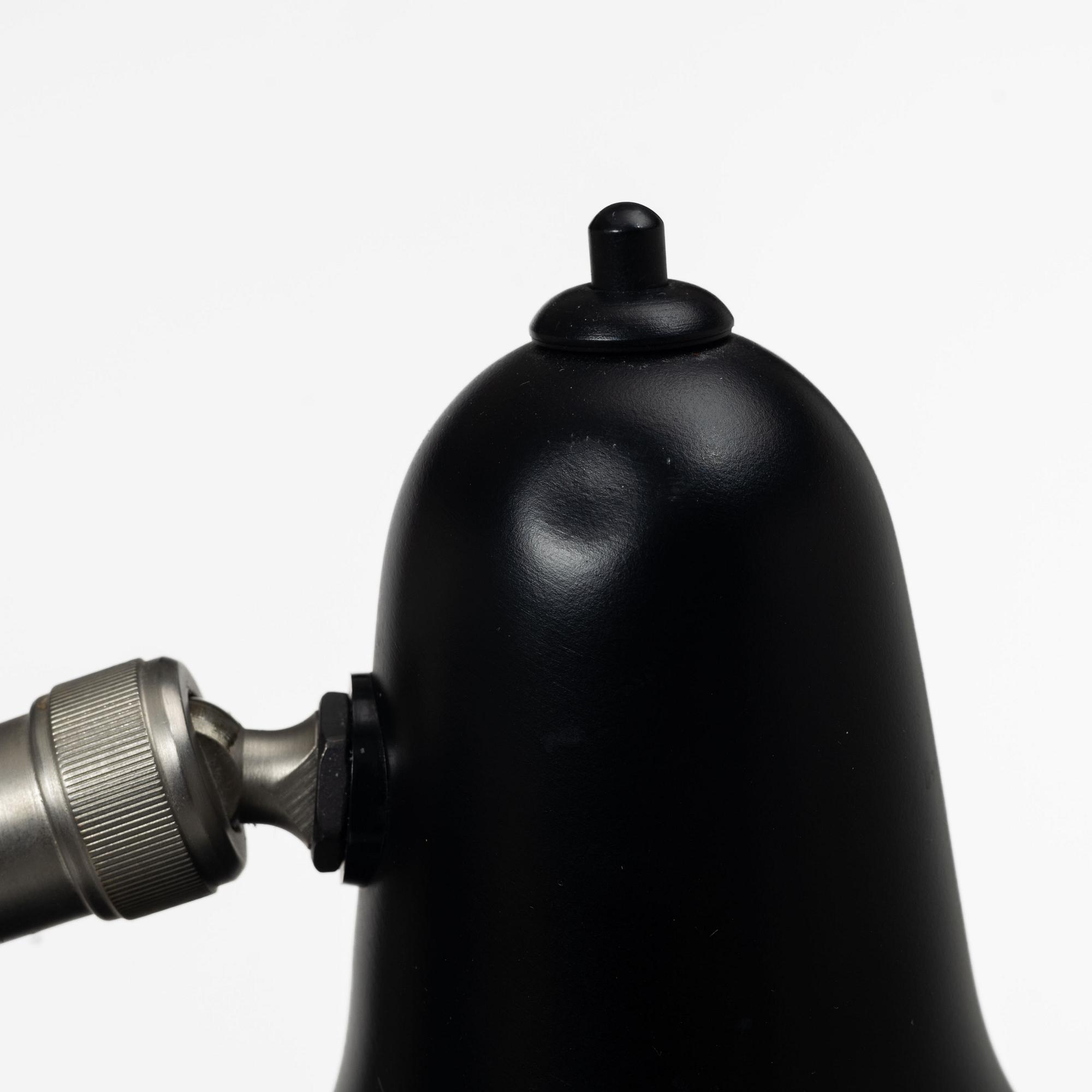Bernard Schottlander, A 'Mantis BS3' table lamp, DCWéditions.