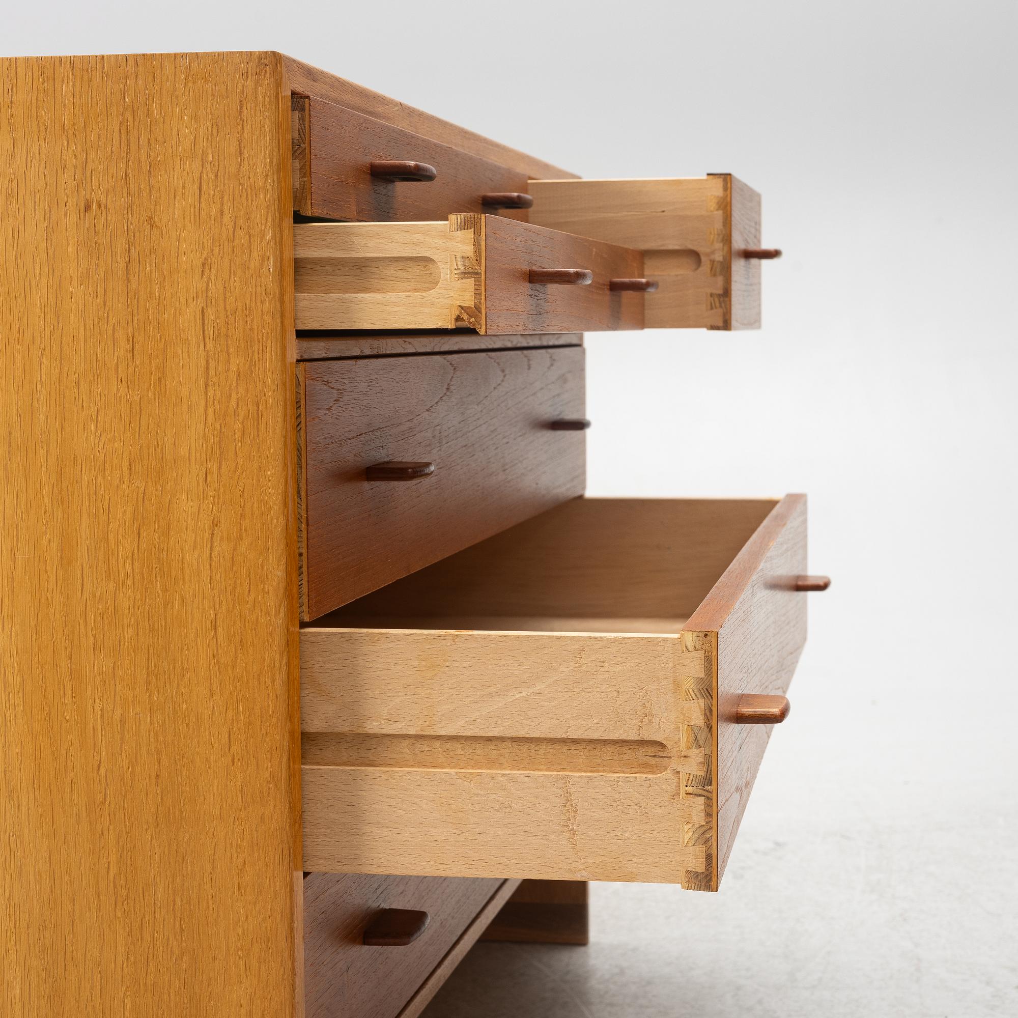 Hans J. Wegner, chest of drawers, Ry Möbler.