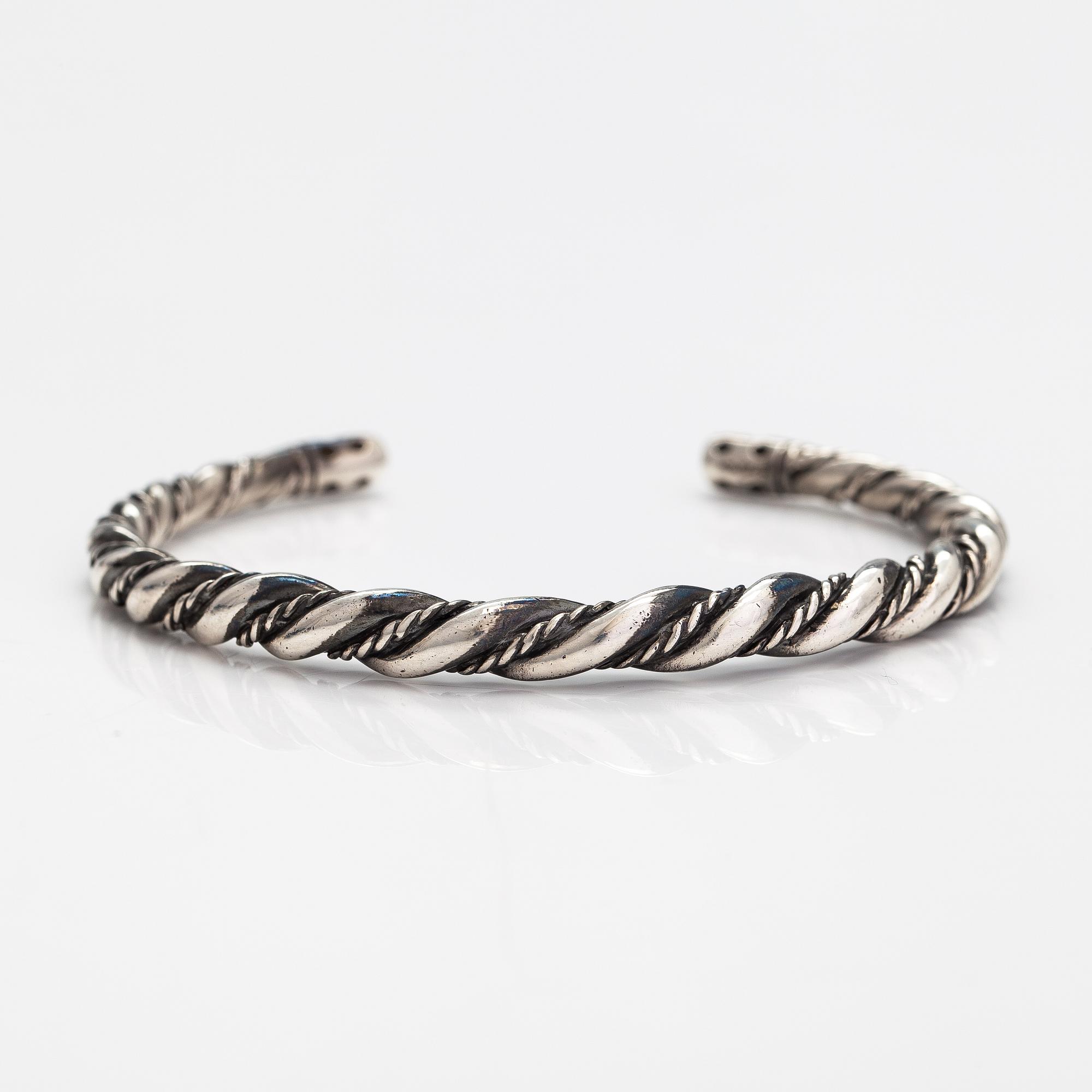 Halsband, ring och armband, silver. Helsingfors 1980-90-tal.