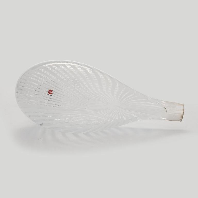 Oiva Toikka, a 'Scaup duck of Finland' glass bird, signed Suomen sotka Oiva Toikka Nuutajärvi 1992, numbered 126/1992.