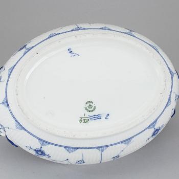 SOPPTERRIN I PORSLIN, "Musselmalet" Royal Copenhagen.