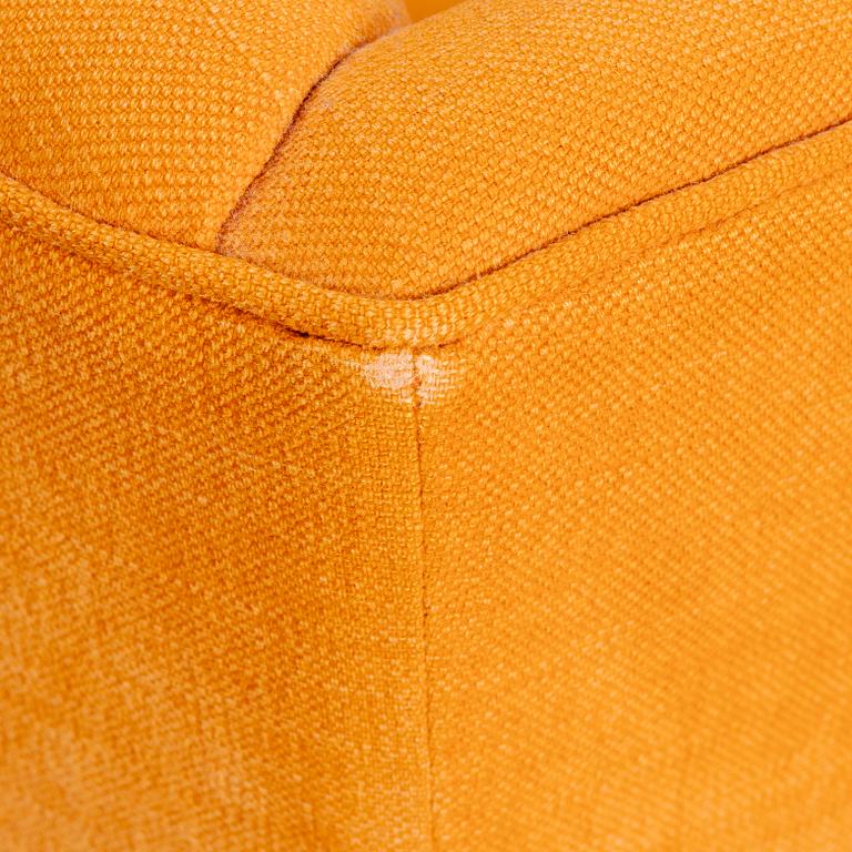 Fåtölj med fotpall, Jio Möbler.