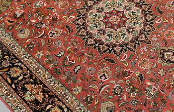 Matta, Täbriz, part silk, 292 x 202 cm.