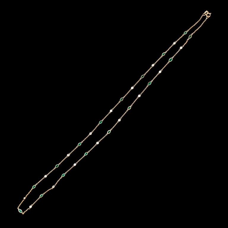 HALSBAND, 18 k guld, smaragder tot ca 1.21 ct, briljantslipade diamanter tot ca 0.43 ct.