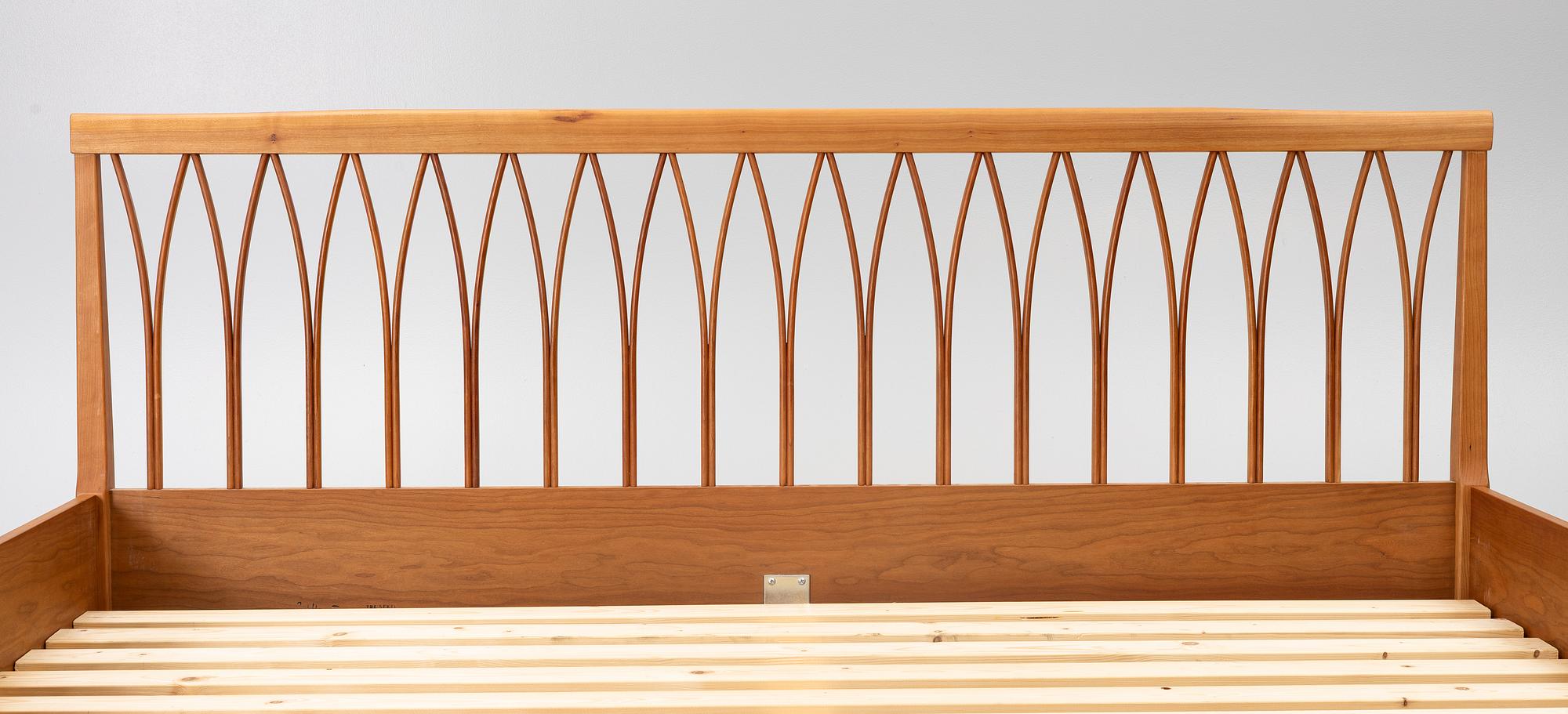 Carl Malmsten, Bed frame, 'Guldheden', Åfors Möbelfabrik, latter half of the 20th century.