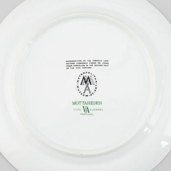 A part 'Tobacco leaf' porcelain service, Mottahedeh Collection, 20th century.