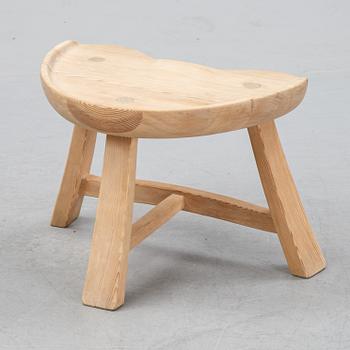 A norwegian pine stool from Krogenäs, second half of the 20th century.