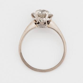 Ring 18K vitguld med en gammalslipad diamant vikt ca 2.25 ct.