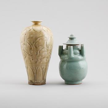 VAS OCH LOCKURNA, porslin, Kina, 1900-/2000-tal.