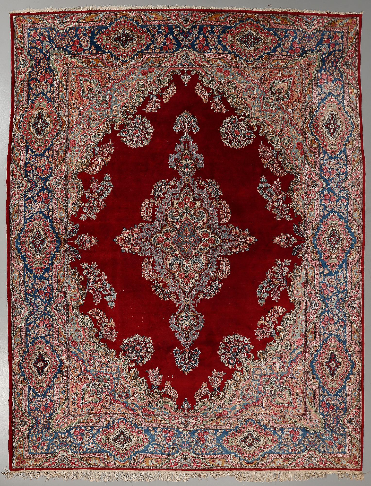 MATTA, Kirman, old/semiantik, 370 x 270 cm.