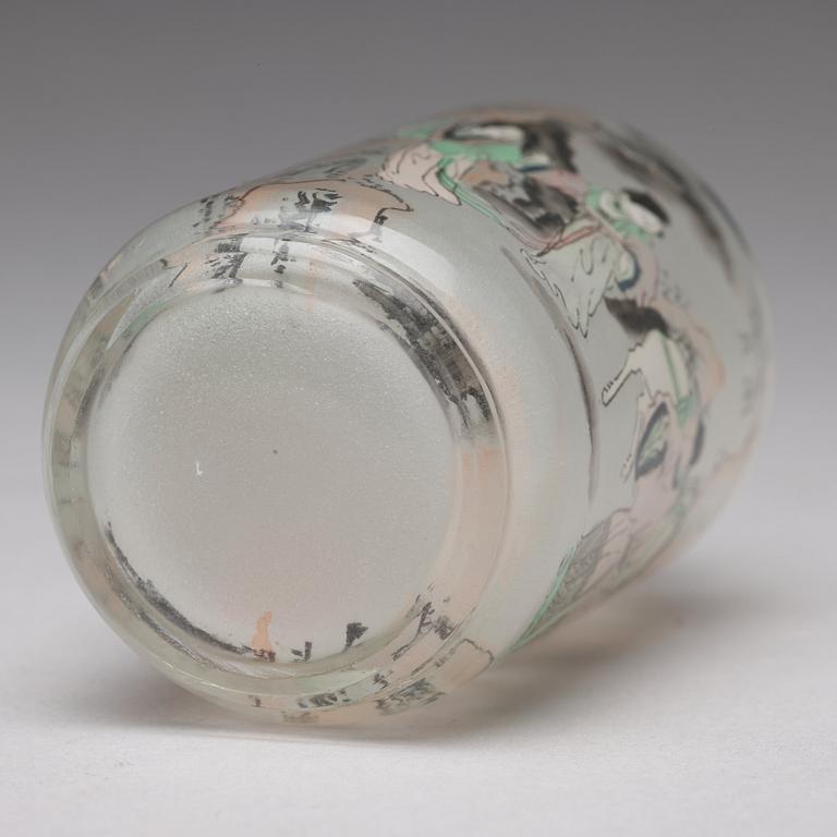 A Chinese glass snuff bottle, Qing dynasty, 19th Century.