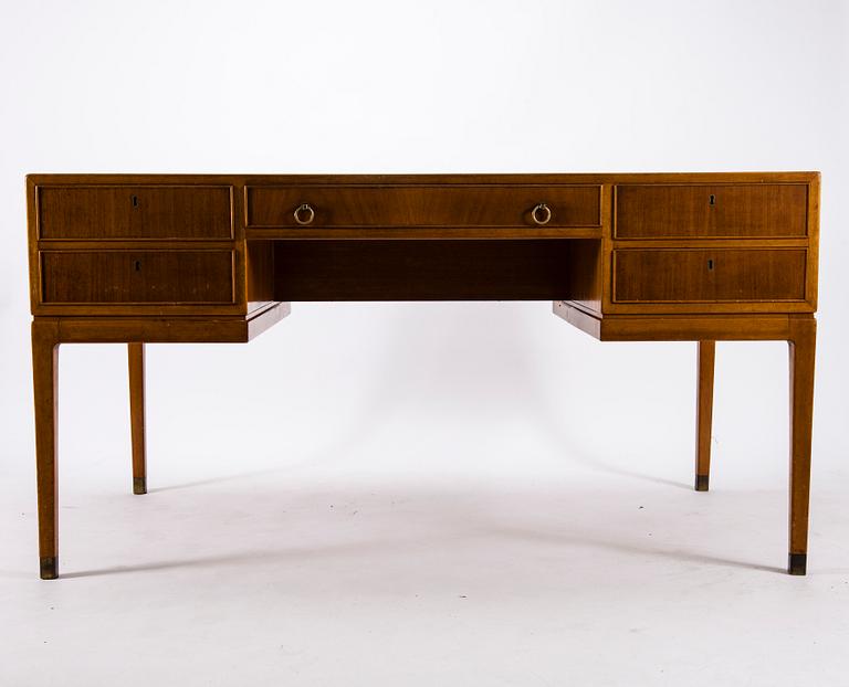 SKRIVBORD, 1900-talets mitt.