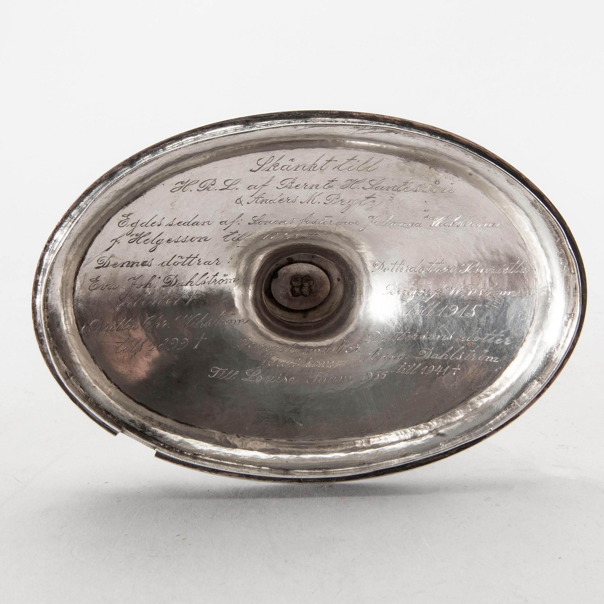 SOCKERSKÅL på FOT, silver, 1796, troligen Anders Risén, Göteborg. Vikt 600 gram.