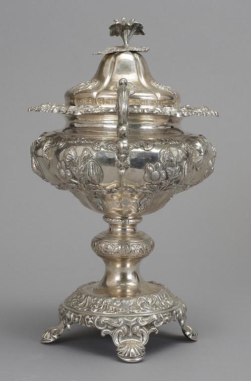 SOCKERSKÅL, Silver, nyrokoko, Petter Wigren, Malmö, 1847. Vikt ca 700 gram.