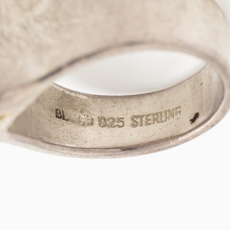 Ring, sterling silver and gilded silver.