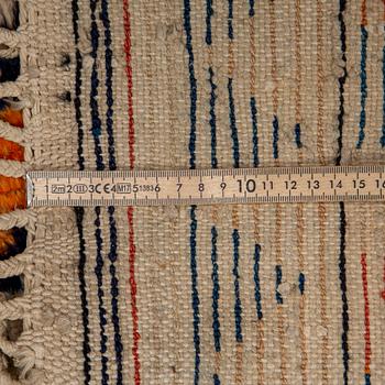A CARPET, Antique Gabbeh, ca 312,5 x 127,5 cm.