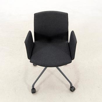 Pensi Design Studio, office chair on wheels, "Kabi" for Akaba, 1980s.