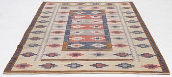 Anna-Greta Sjöqvist, A flat-weave capet, signed AGS, c. 255 x 160 cm.