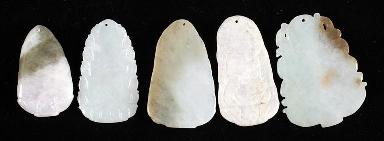 AMULETTER, 5 st, jadeit, Kina, 1800-tal.