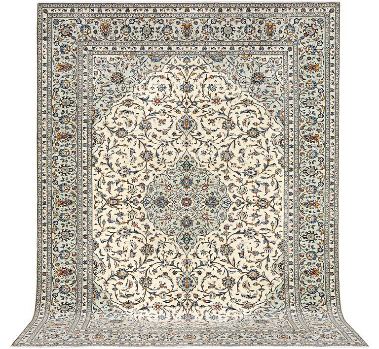 A Kashan carpet, c. 400 x 290 cm.