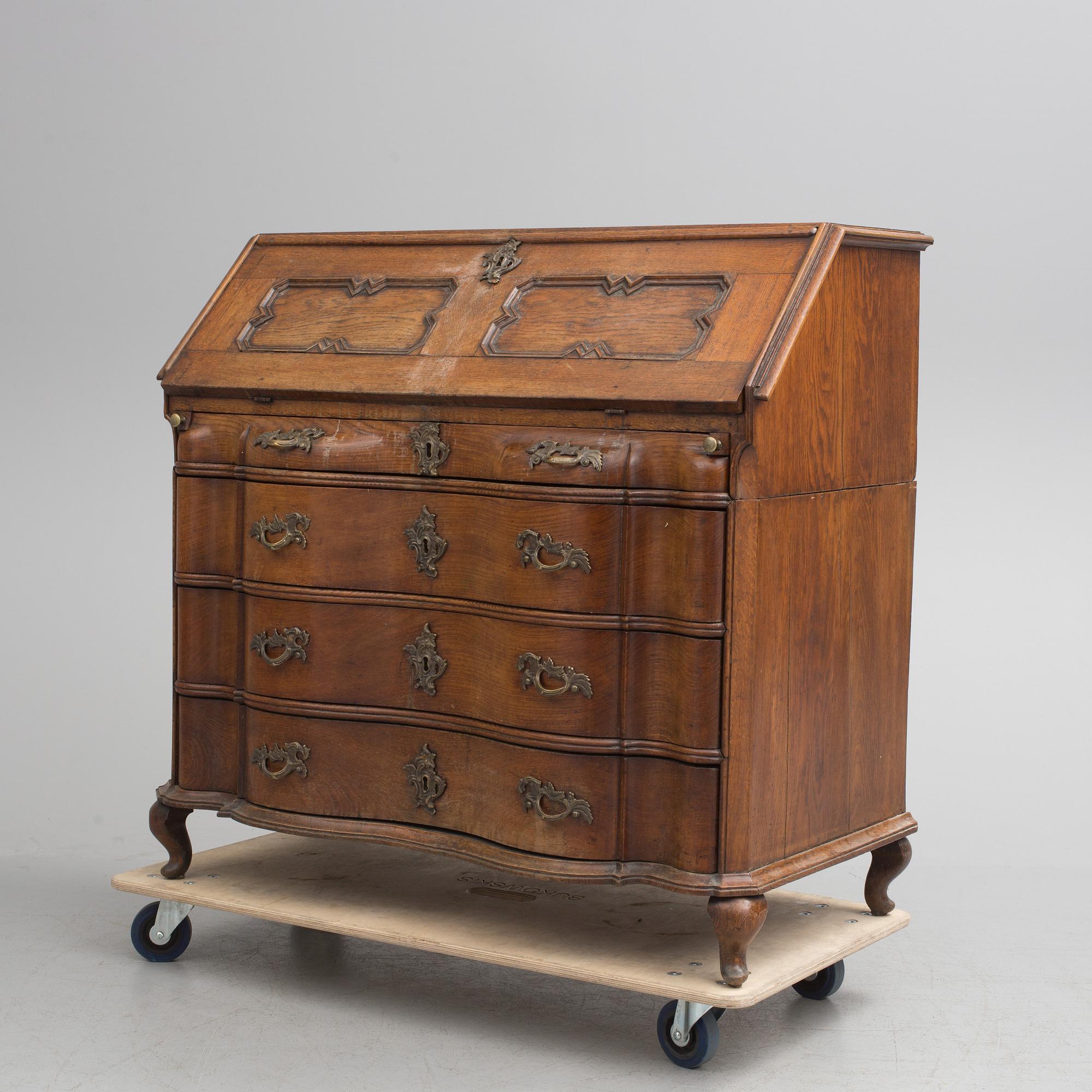 A NORTHERN EUROPEAN OAK SECRETAIRE, second half of the 18th century.