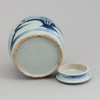 A blue and white jar, Qing dynasty, 19th Century.