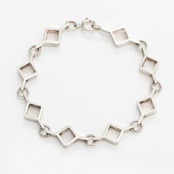 Jorma Laine, A silver bracelet "Ruutu". Kultateollisuus, Turku 1967.