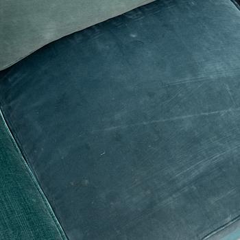 Josef Frank, a model 3031 sofa, Firma Svenskt Tenn, AB O.H: Sjögren, 2021.