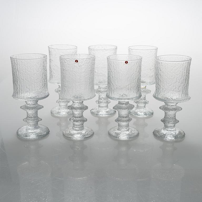 Timo Sarpaneva, A set of seven drinking glasses 'Juhlalasi', signed TS, Iittala. 1967-81.