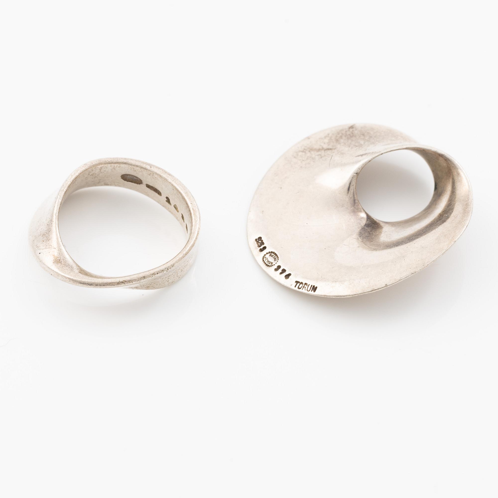 Vivianna Torun Bülow-Hübe, Ring and pendant, "Möbius", silver, Georg Jensen.