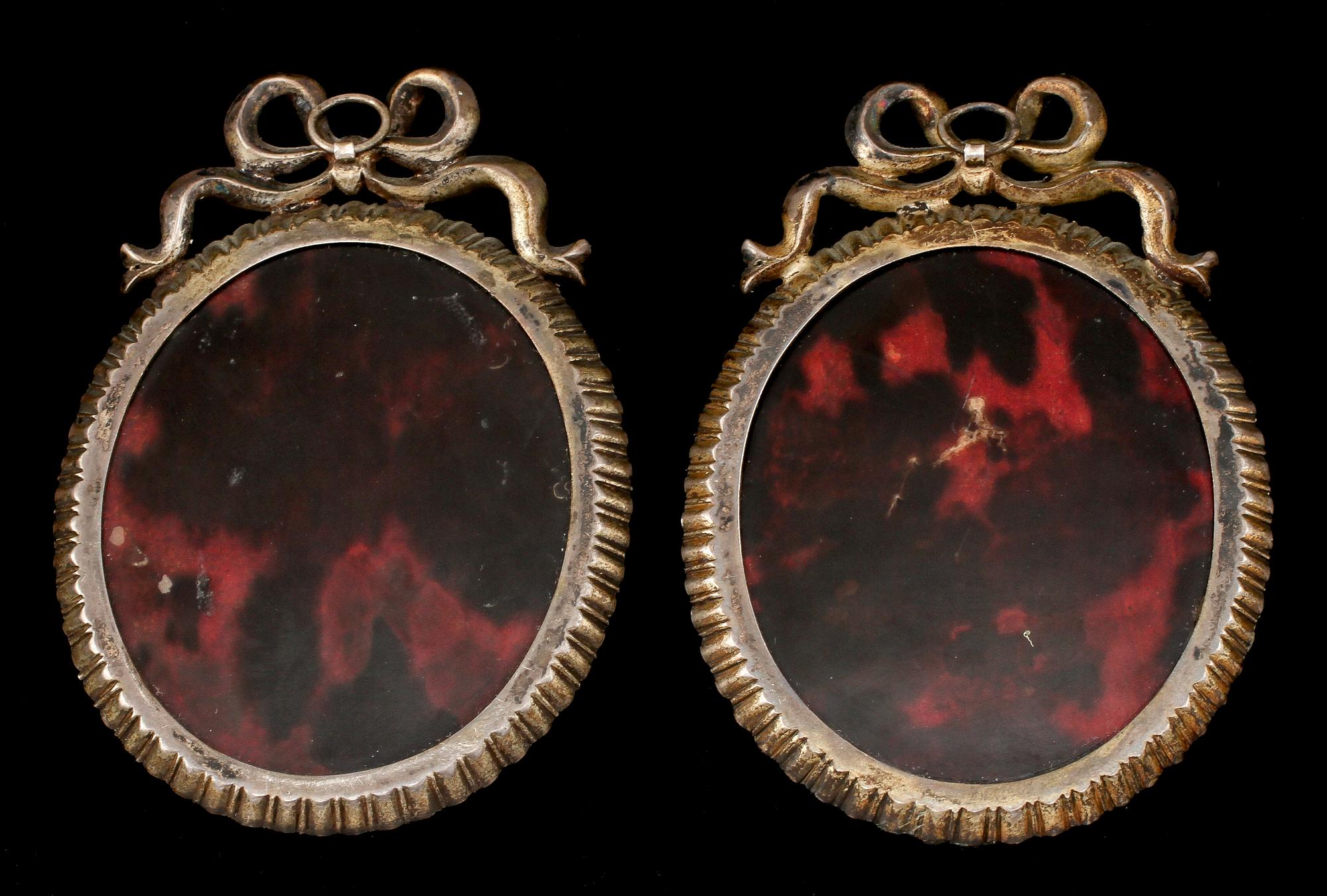 MINIATYRPORTRÄTT, ett par, gustaviansk stil, 1800-talets slut.