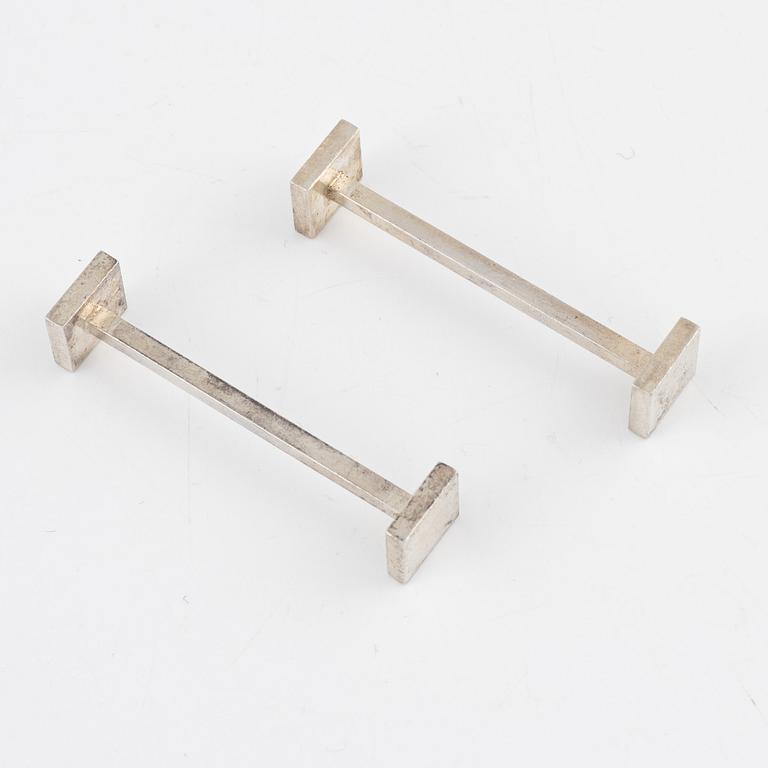 Wiwen Nilsson, a pair of sterling silver butter knife stands, Lund, 1957.