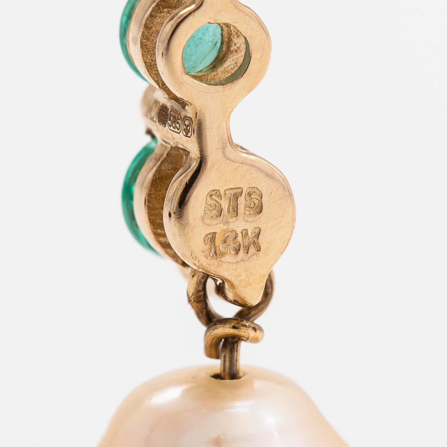 Hänge, 14K guld, smaragder, diamant och odlad barockpärla, London.