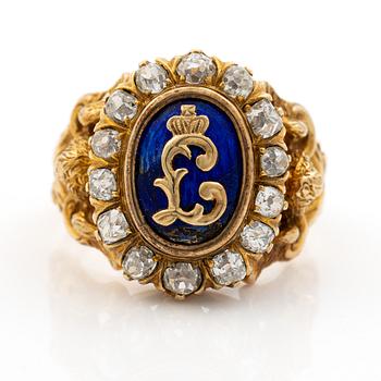 Ring, 14K guld med monogram, emalj och gammalslipade diamanter.
