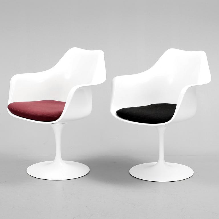 STOLAR, ett par "Tulip" Eero Saarinen, Knoll International, 1900-talets andra hälft.