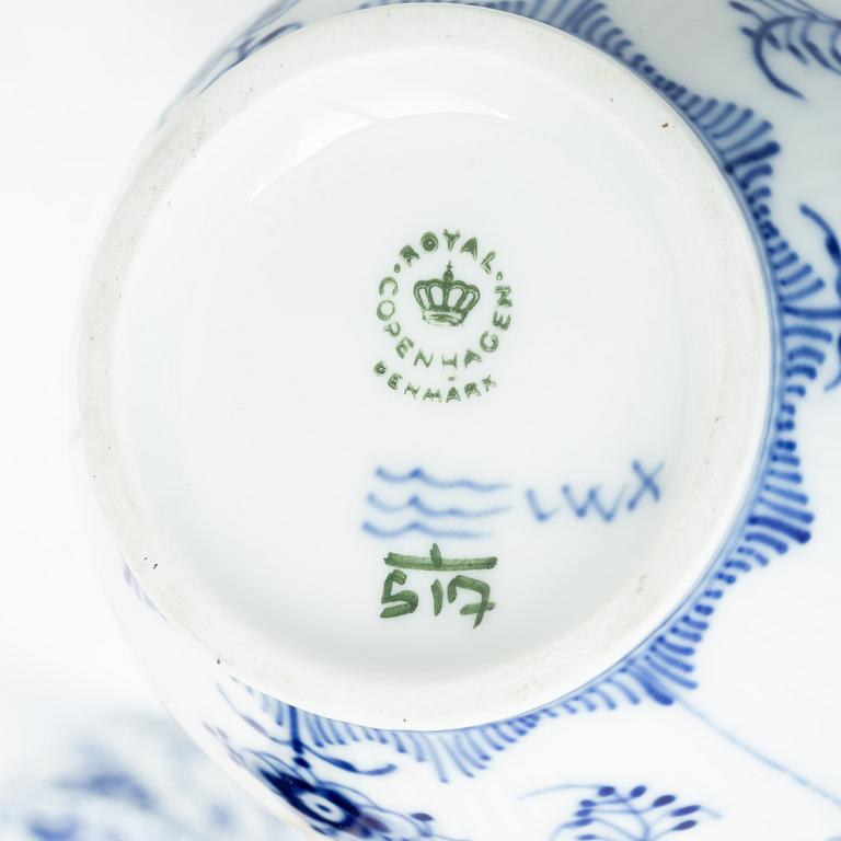Royal Copenhagen, Servis, 14 delar, "Musselmalet", Danmark, 1900-tal.